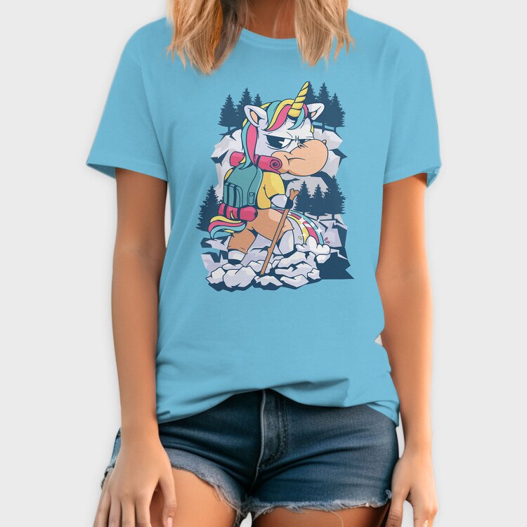 Cartoon Unicorn Hiking Pee On Mountain, Tricou Barbati (Unisex)