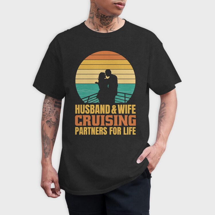 Couple In Love Sailing Retro Cruising Quote, Tricou Barbati (Unisex)