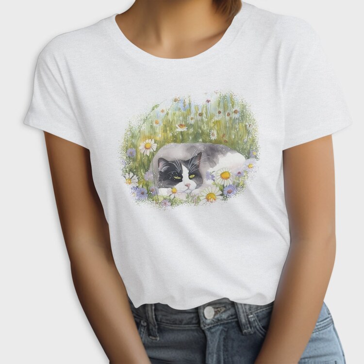 Cat Sleeping in Flower Field, Tricou Femei