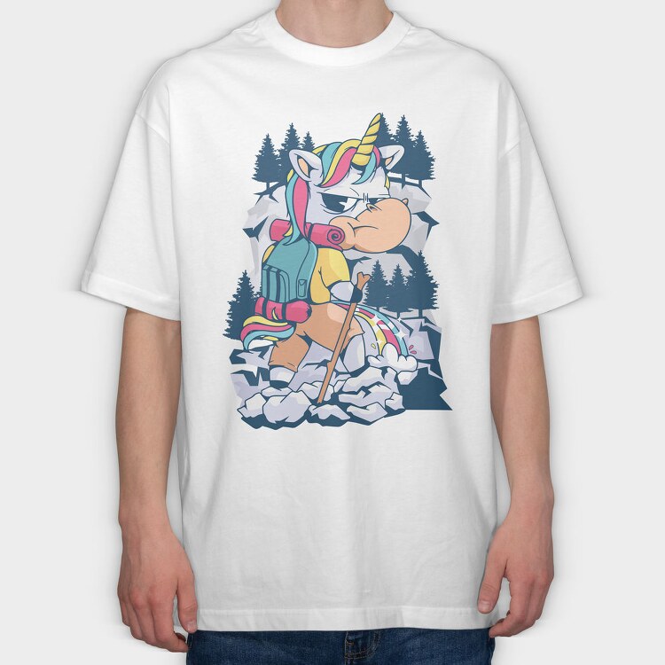 Cartoon Unicorn Hiking Pee On Mountain, Tricou Oversize Barbati (Unisex)